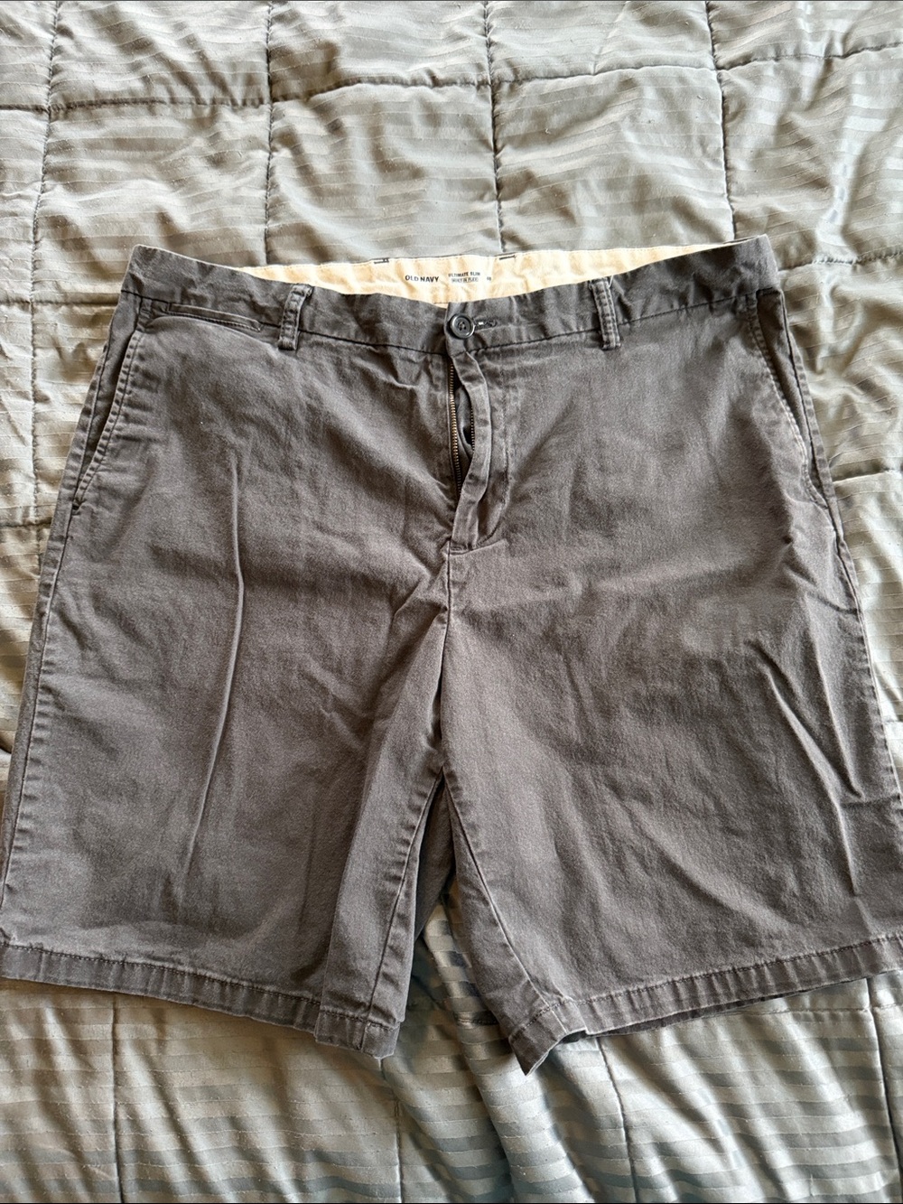 Old Navy Men's Flat Front Chino Shorts in Gray
